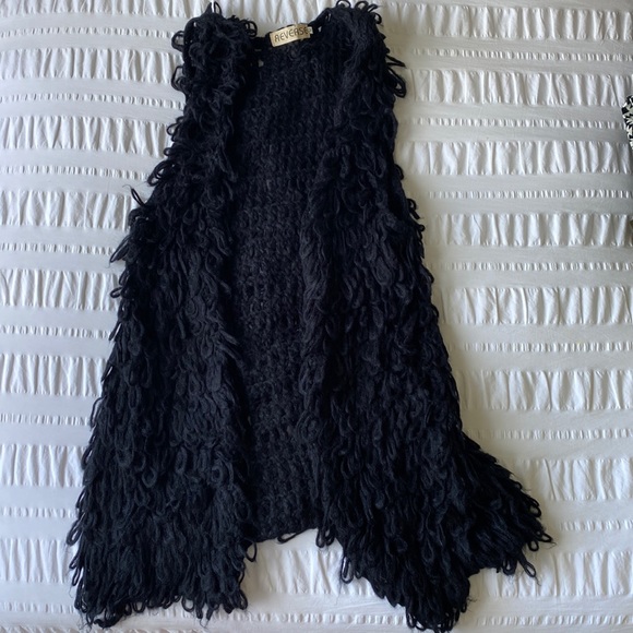 Faux fur vest. Gently used. Size M. - Picture 1 of 4